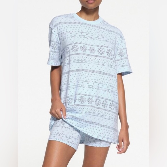 SKIMS Boyfriend T-Shirt And Boxer Set | Glacier Fair Isle - Picture 3 of 3